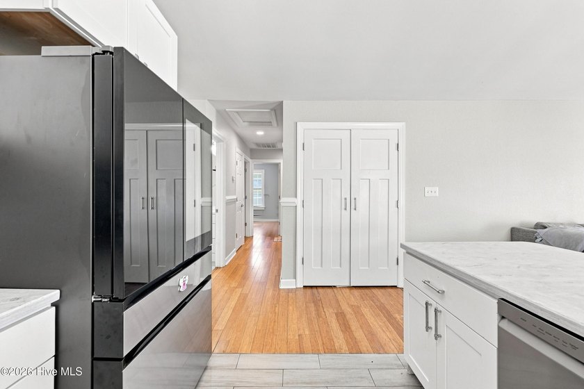 Welcome to this absolutely stunning 3-bedroom, 2-bath home in - photo 17