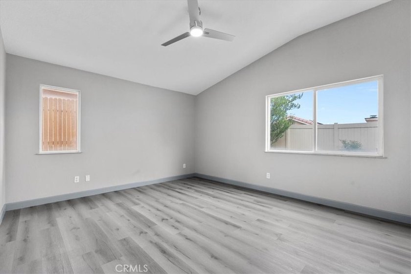 Deal of the Century - A Must-See! Located in the desirable - photo 18
