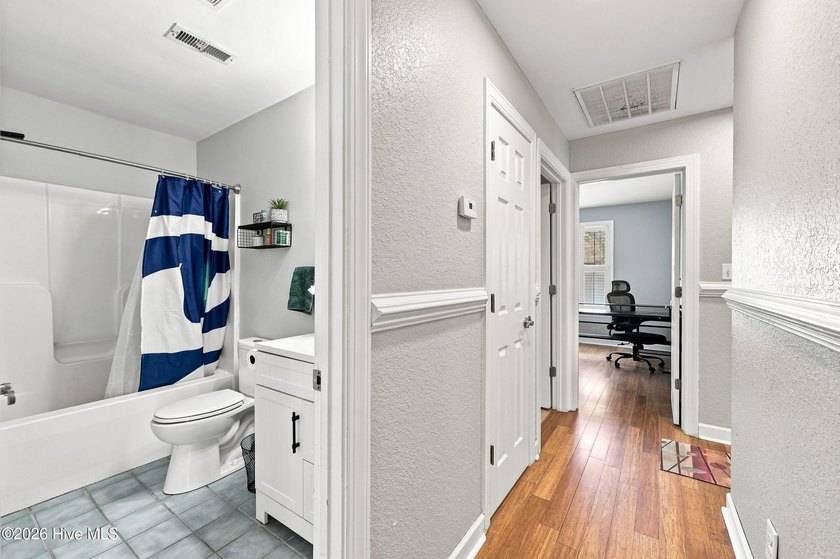 Welcome to this absolutely stunning 3-bedroom, 2-bath home in - photo 19
