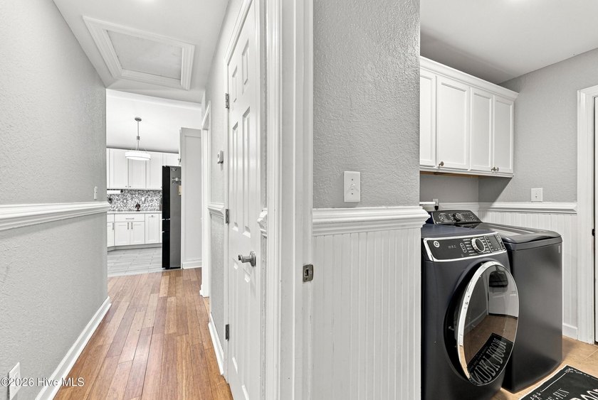 Welcome to this absolutely stunning 3-bedroom, 2-bath home in - photo 21