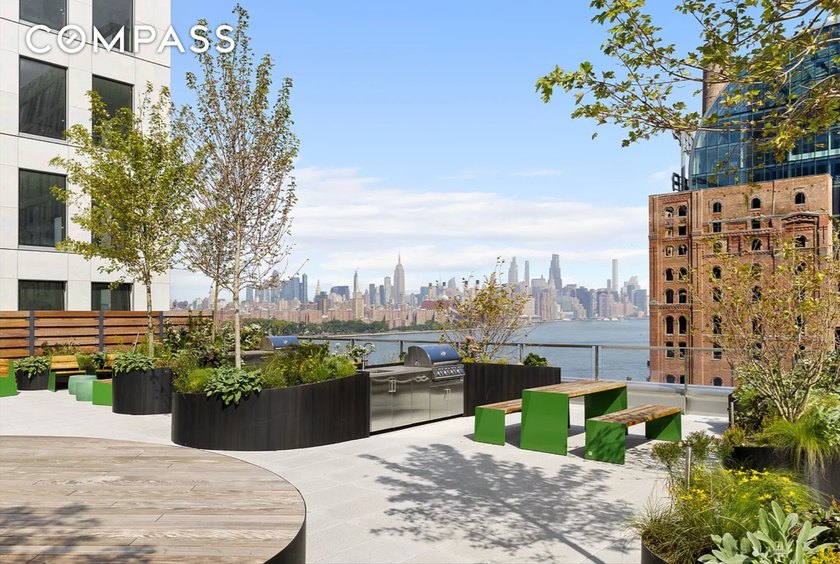 PANORAMIC WATERFRONT LIVING ABOVE THE WILLIAMSBURG SKYLINE - photo 22