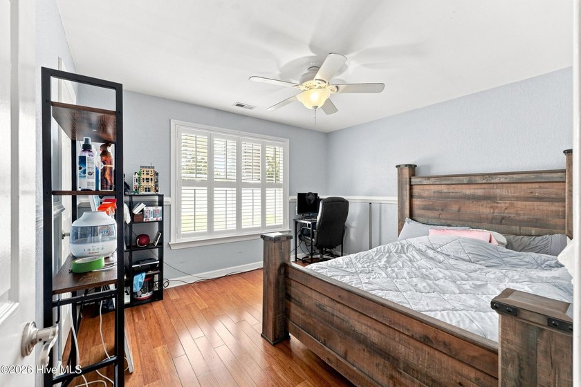 Welcome to this absolutely stunning 3-bedroom, 2-bath home in - photo 25