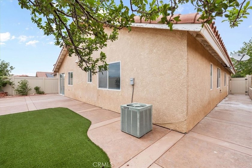 Deal of the Century - A Must-See! Located in the desirable - photo 29