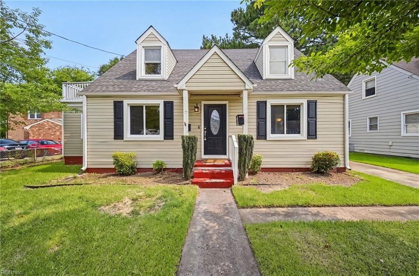 Charming Cape Cod in sought-after Monticello Village! This - photo 37