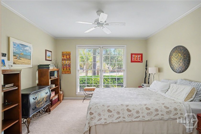Lovely 3-bedroom, 2.5 bath home on very private lot with lagoon - photo 18