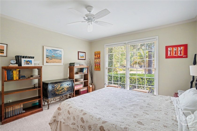 Lovely 3-bedroom, 2.5 bath home on very private lot with lagoon - photo 19