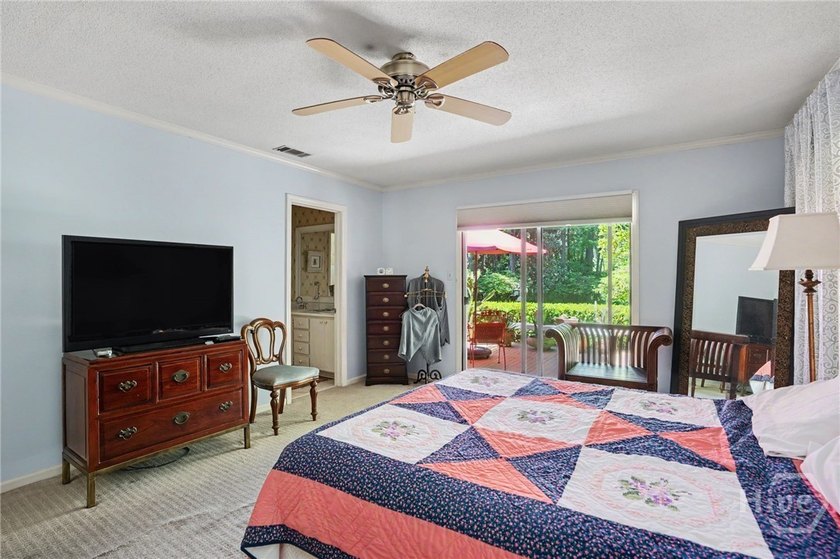 Lovely 3-bedroom, 2.5 bath home on very private lot with lagoon - photo 22