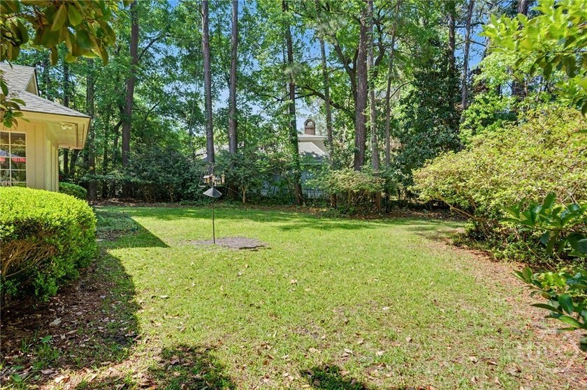Lovely 3-bedroom, 2.5 bath home on very private lot with lagoon - photo 33