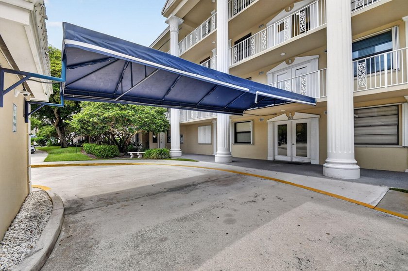 Bring your vision to this spacious 2BR/2BA in the heart of West - photo 3