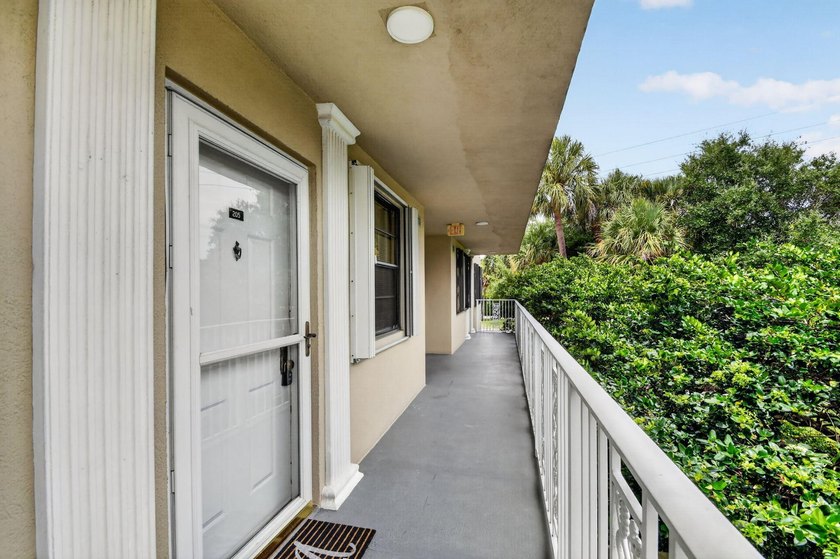 Bring your vision to this spacious 2BR/2BA in the heart of West - photo 4