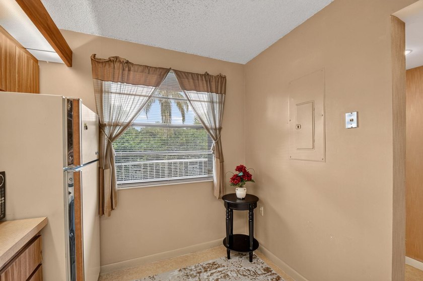 Bring your vision to this spacious 2BR/2BA in the heart of West - photo 9