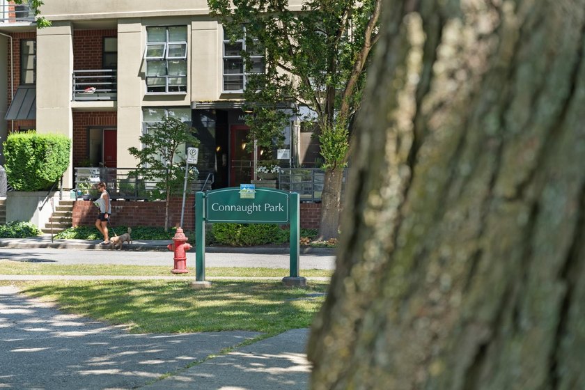Welcome to Sunset West, a beautifully updated corner residence - photo 25