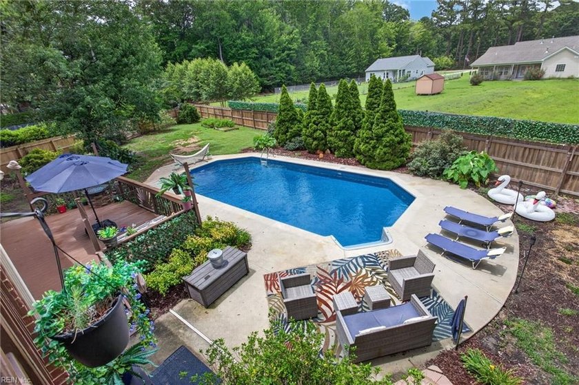 Welcome home to this classic brick home tucked in a cul-de-sac - photo 3