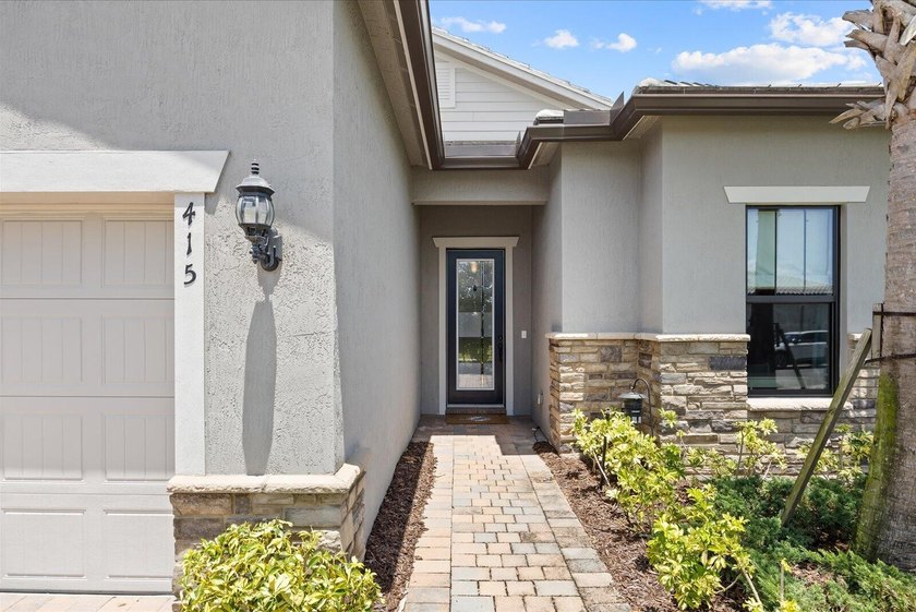 Premium corner homesite in Veranda Gardens with only one - photo 3