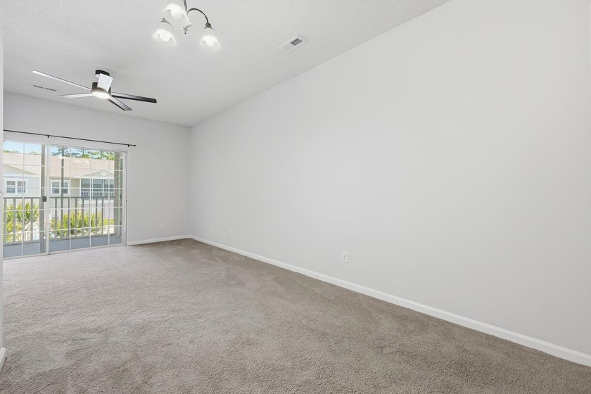 Two-bedroom, two-bathroom second-floor condo with a pool-view - photo 11