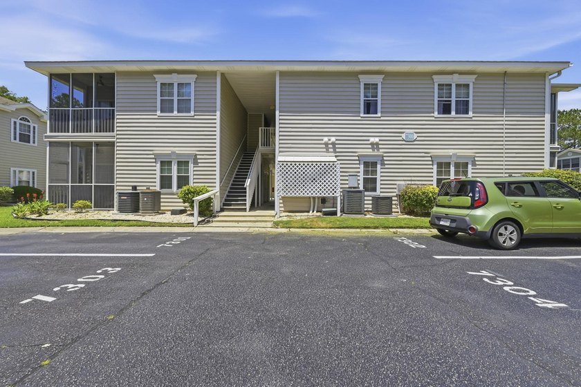 Two-bedroom, two-bathroom second-floor condo with a pool-view - photo 45