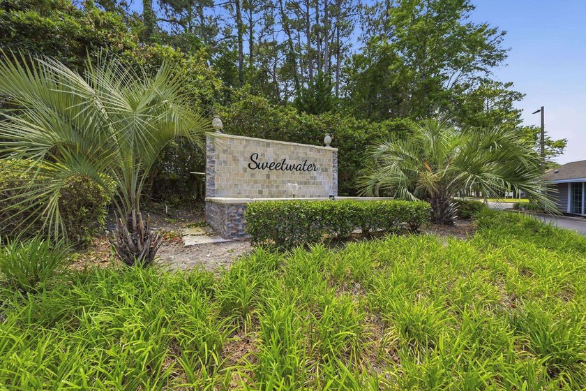 Two-bedroom, two-bathroom second-floor condo with a pool-view - photo 47