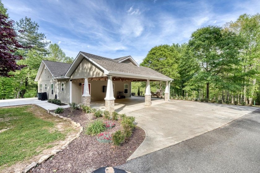 EXCLUSIVE TRACKROCK RETREAT | HOME + GUEST APARTMENT + RV HOOKUP - photo 11