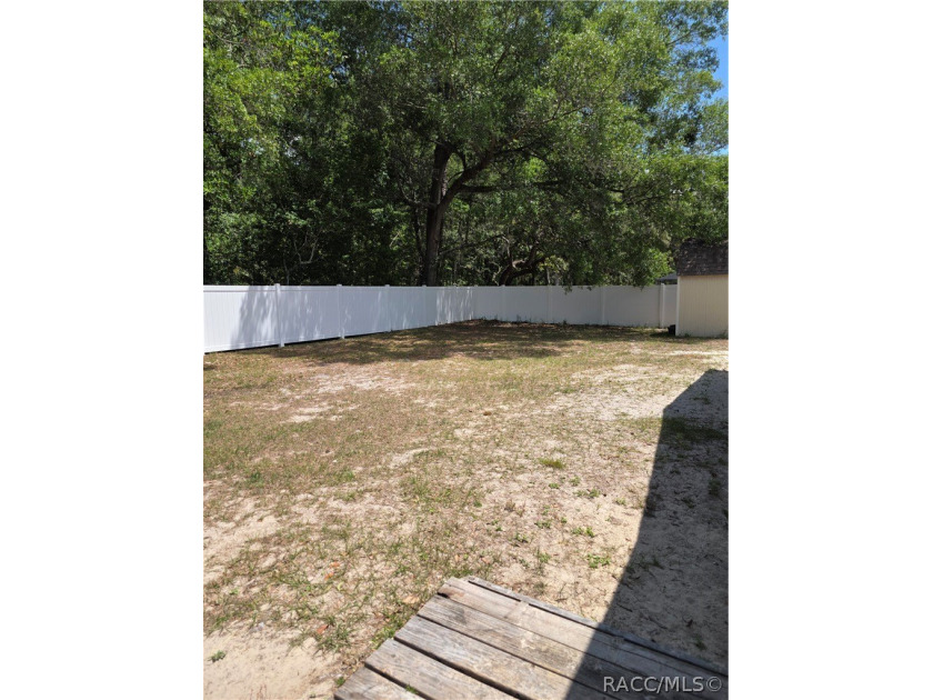 Seller Motivated!!! This adorable home within walking distance - photo 19