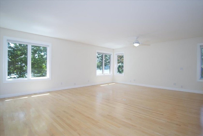 Beautiful LAKE KEGONSA HOME with 50' of frontage, pier, and - photo 28