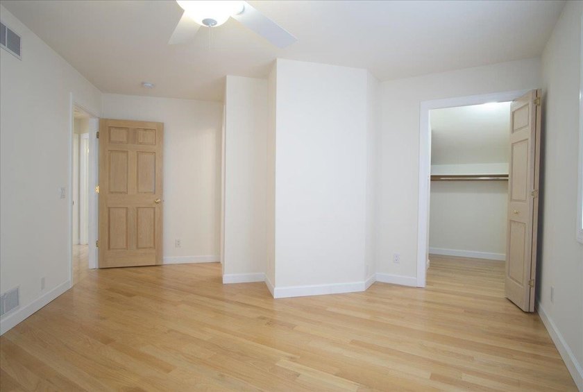Beautiful LAKE KEGONSA HOME with 50' of frontage, pier, and - photo 40