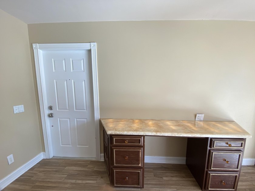 Welcome to this beautifully updated 3-bedroom, 2.5-bath - photo 5