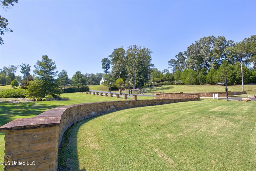 Luxury Lot Listing in the incomparable gated Gray's Creek - photo 4