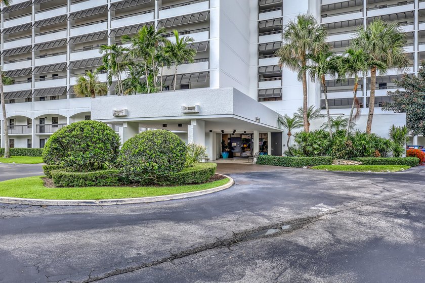 Imagine waking each morning to shimmering Intracoastal views and - photo 3