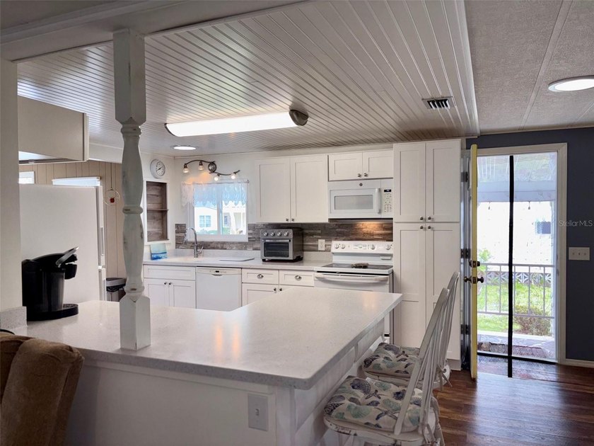 Looking for a 55+ mobile home community with lots of activities - photo 7