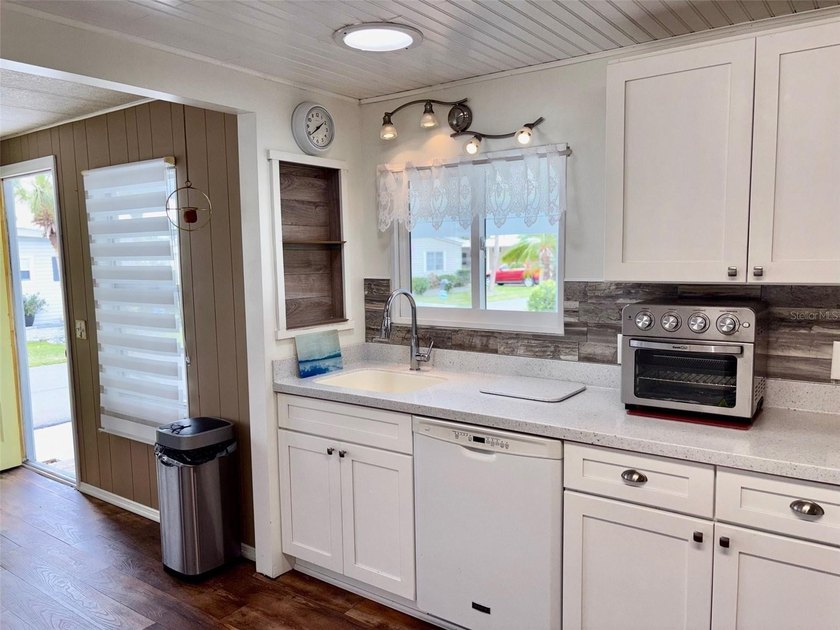 Looking for a 55+ mobile home community with lots of activities - photo 8