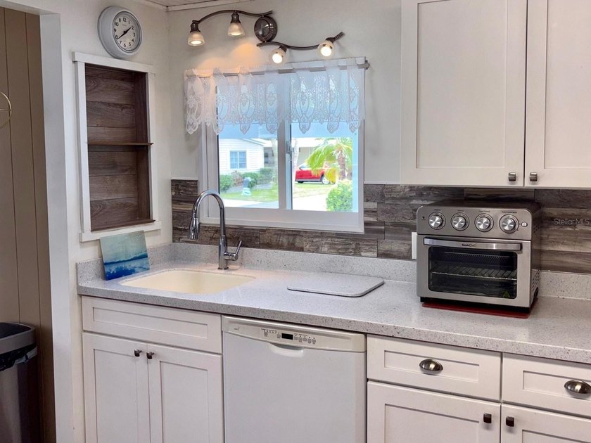 Looking for a 55+ mobile home community with lots of activities - photo 9