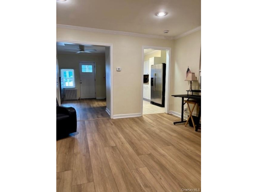 Well maintained brick Colonial. Handicap accessible with - photo 11