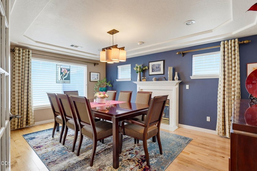 Beautifully updated East Medford home featuring 3 bedrooms and 2 - photo 11
