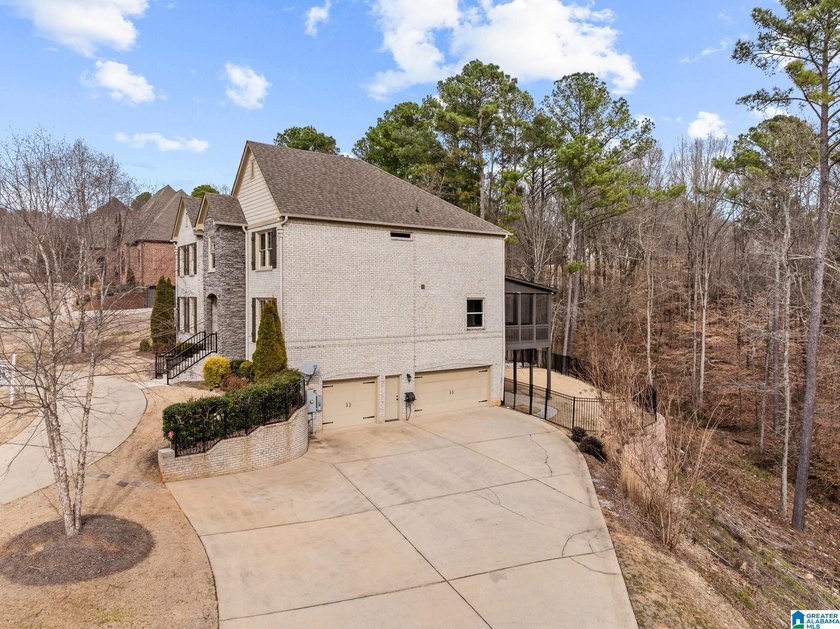 This extraordinary home blends luxury, functionality and - photo 3