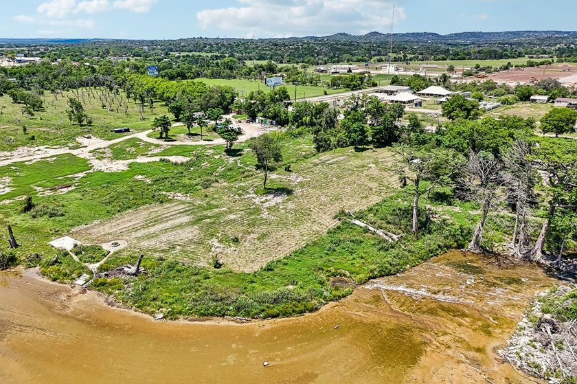 Guadalupe River Frontage with Exceptional Recreational Appeal - photo 18