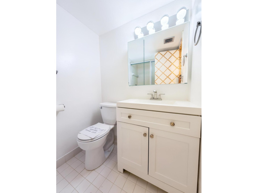 Welcome to this spacious and beautifully maintained condo - photo 26