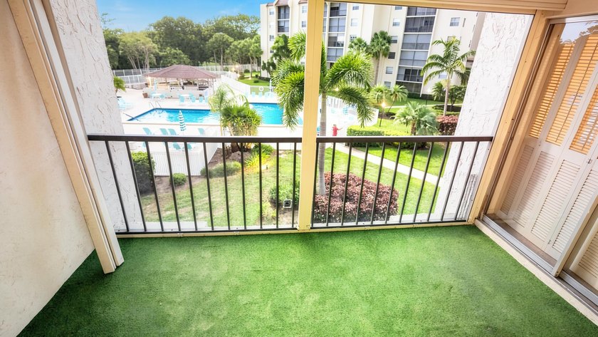 Welcome to this spacious and beautifully maintained condo - photo 29