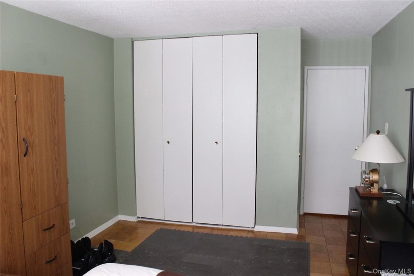 Motivated seller, broker/agents bring all your serious buyers - photo 4