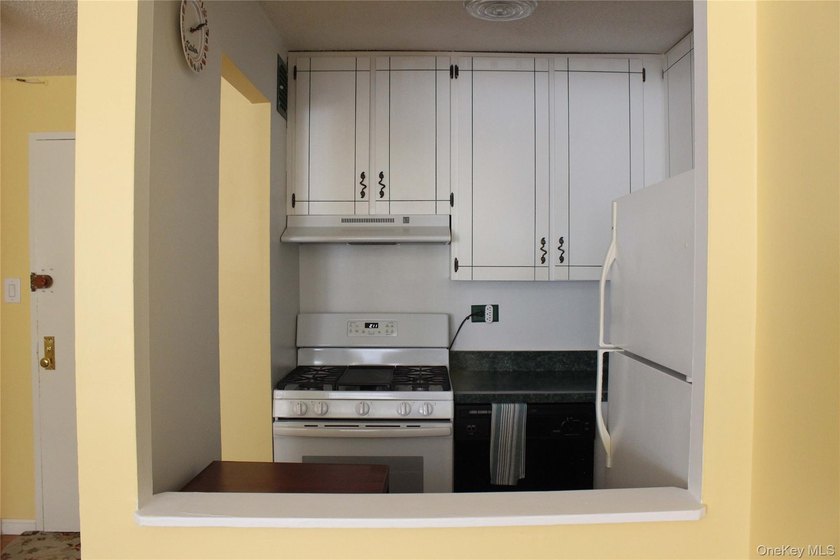 Motivated seller, broker/agents bring all your serious buyers - photo 8