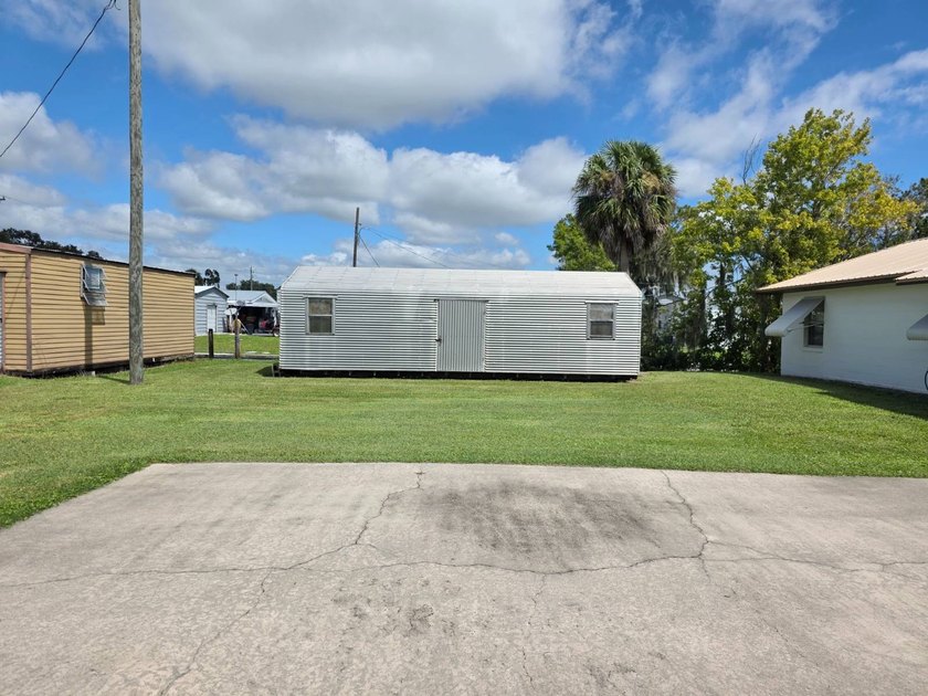 Lake Okeechobee Access - Close to locks, CBS home freshly - photo 34