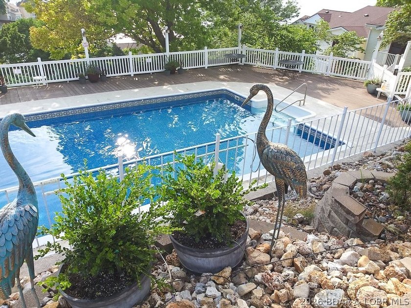 The Point Building #65 at Copper Ridge condominiums has the most - photo 37