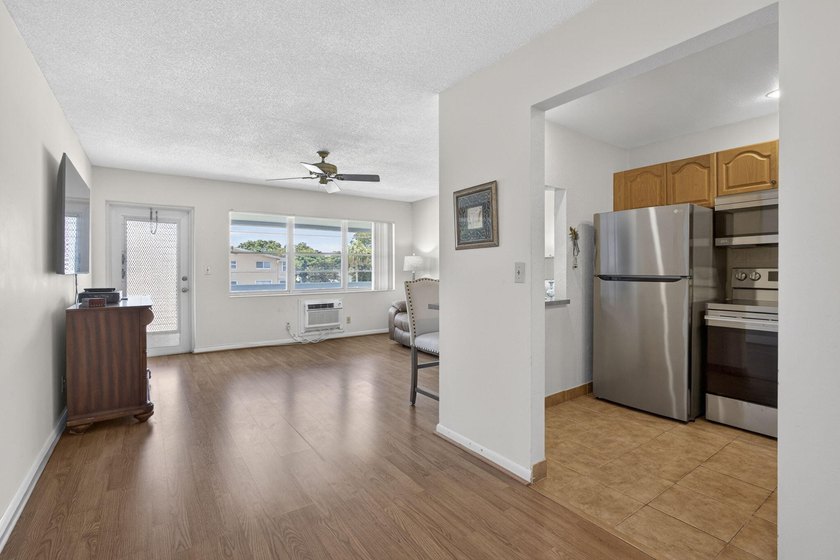 Welcome to this beautiful well-maintained 2nd- floor,1BR/1BA - photo 5