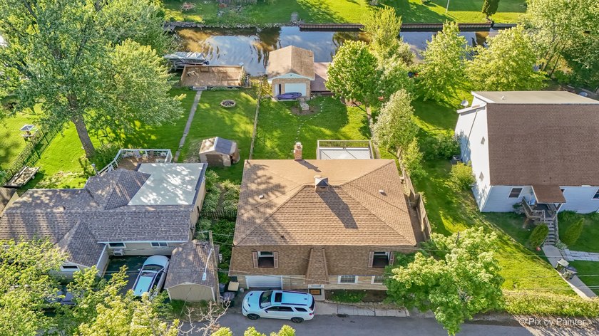 Spacious and beautifully updated 4 bed, 3.5 bath home on a deep - photo 12