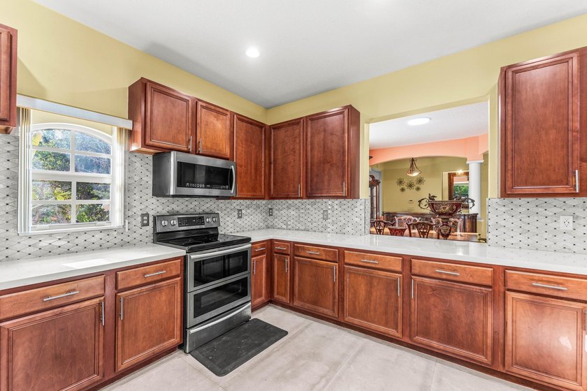 Welcome to this exceptional waterfront residence in the - photo 18
