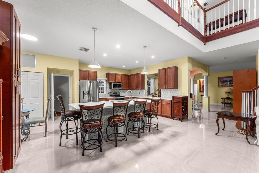 Welcome to this exceptional waterfront residence in the - photo 21