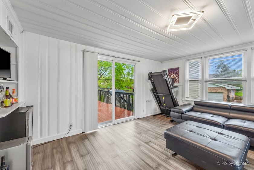 Spacious and beautifully updated 4 bed, 3.5 bath home on a deep - photo 24