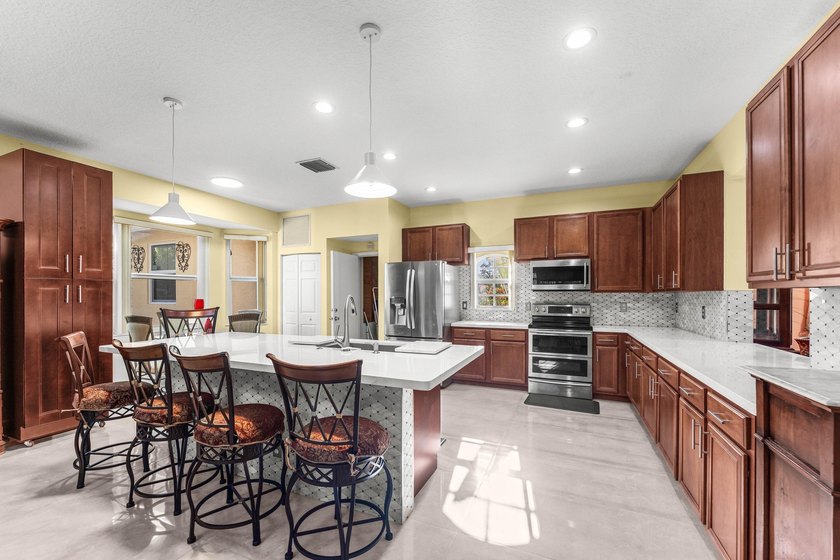 Welcome to this exceptional waterfront residence in the - photo 24
