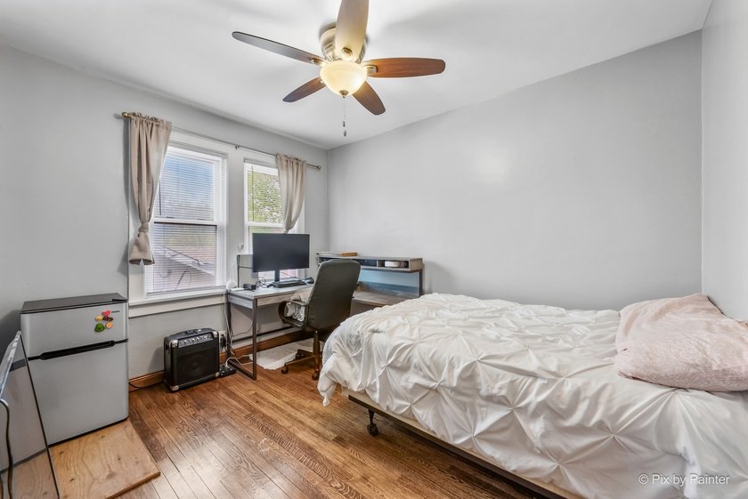 Spacious and beautifully updated 4 bed, 3.5 bath home on a deep - photo 32