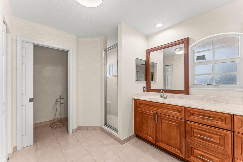 Welcome to this exceptional waterfront residence in the - photo 32