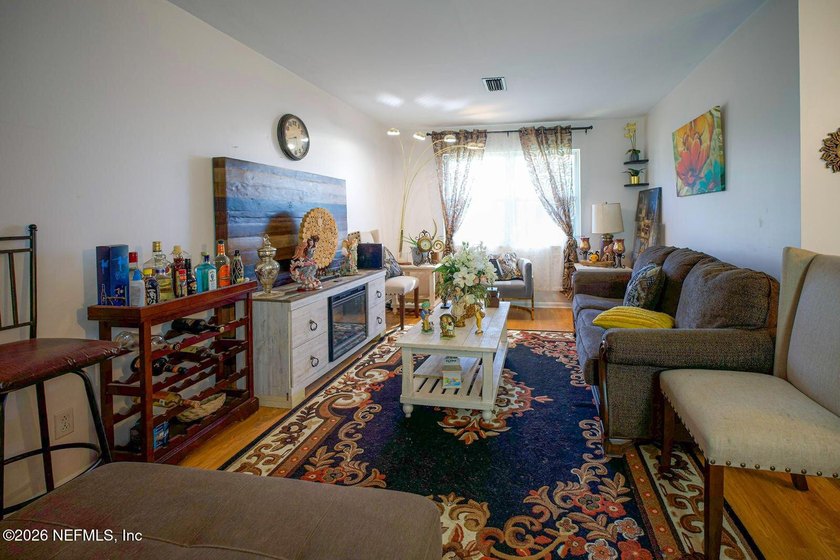 Beautiful corner-lot home with plenty of space and endless - photo 4